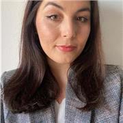 Laureata in Lettere Moderne offre ripetizioni in italiano, grammatica, storia, letteratura, inglese, diritto e scienze politiche e aiuto compiti